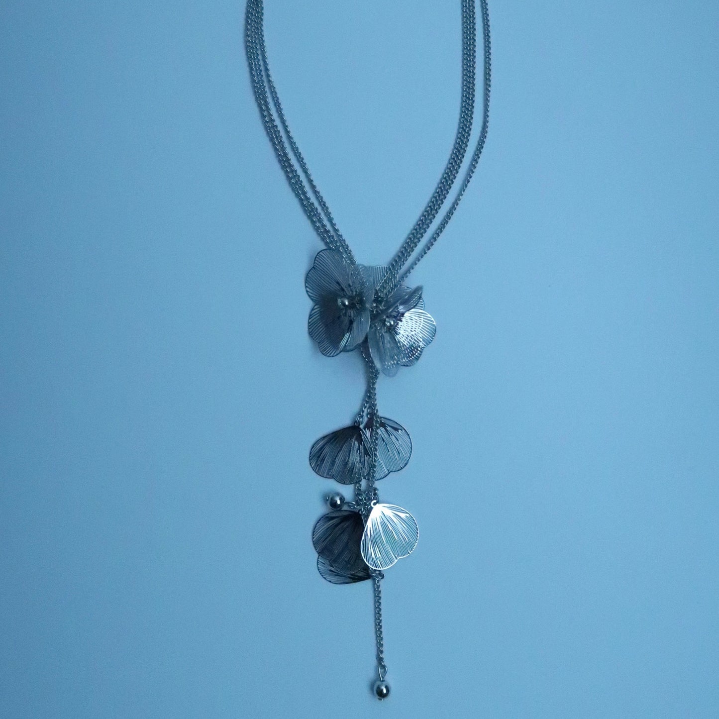 LOSTINCRUSH Whitetip Clover Necklace