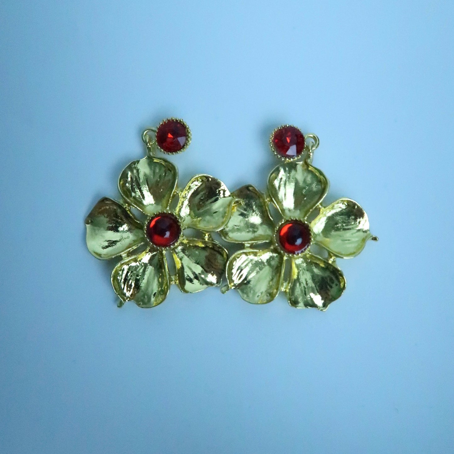 LOSTINCRUSH Golden Spring Earrings