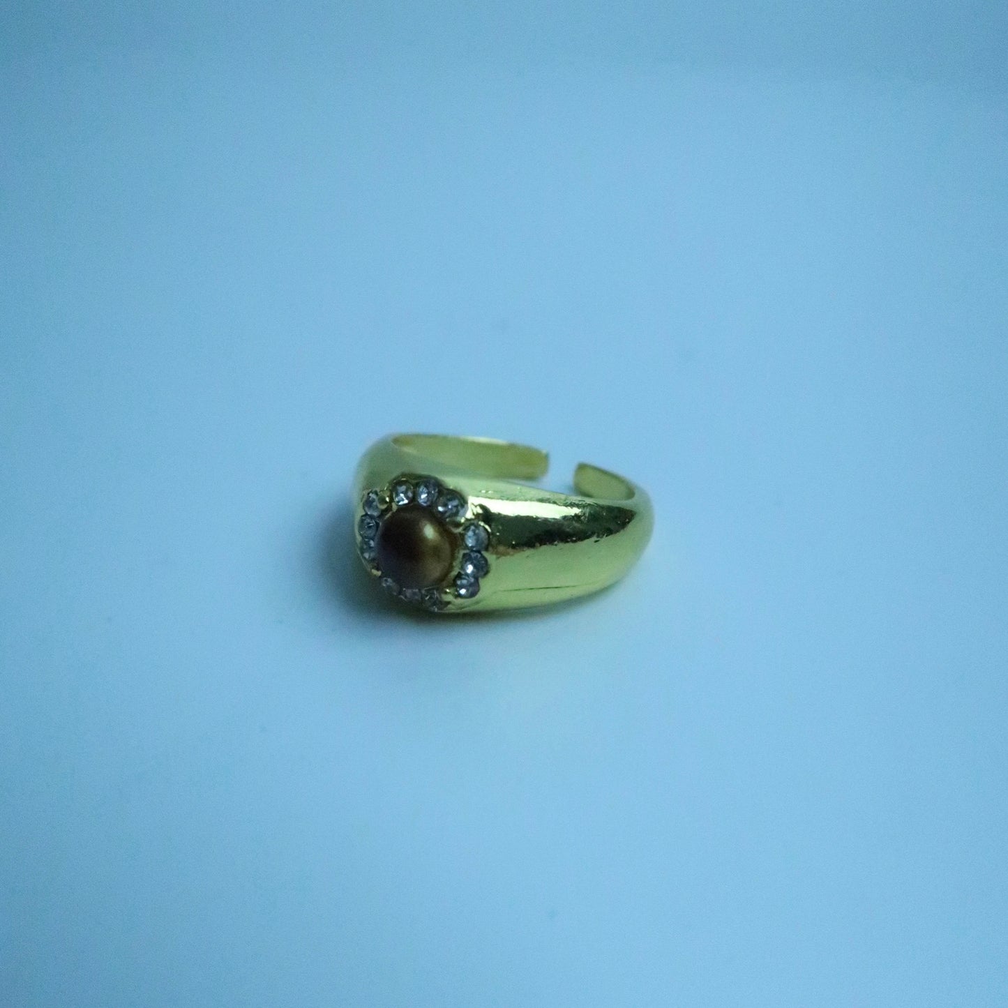 LOSTINCRUSH Queen’s Memory Ring