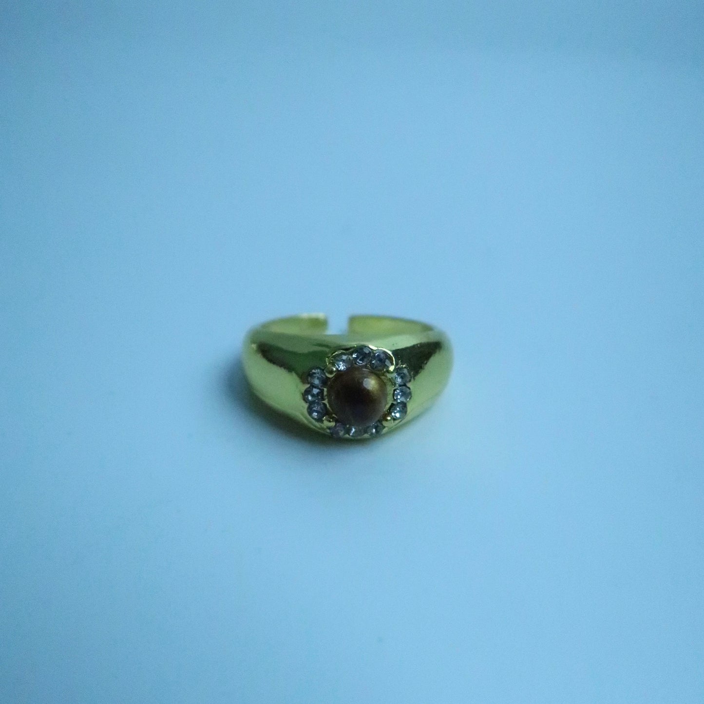LOSTINCRUSH Queen’s Memory Ring