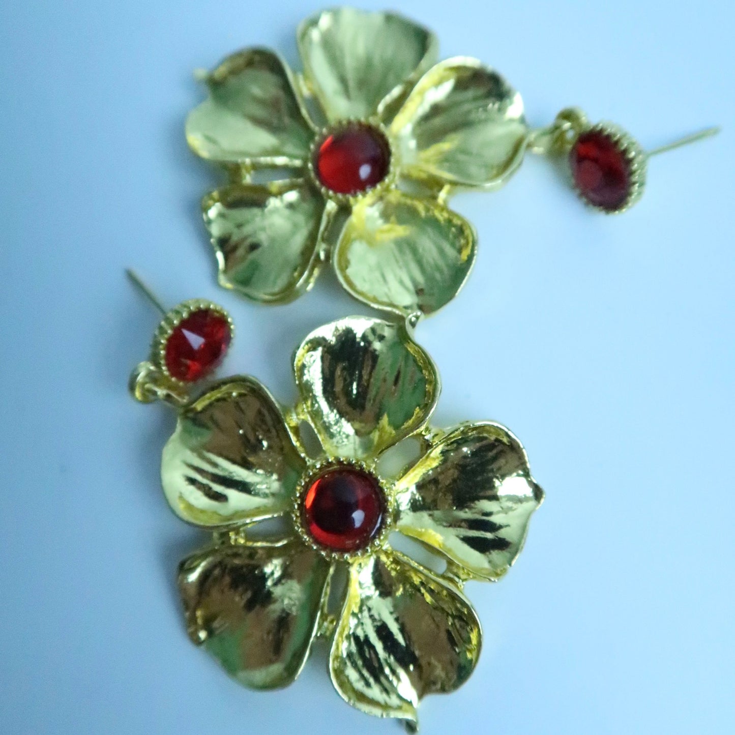 LOSTINCRUSH Golden Spring Earrings