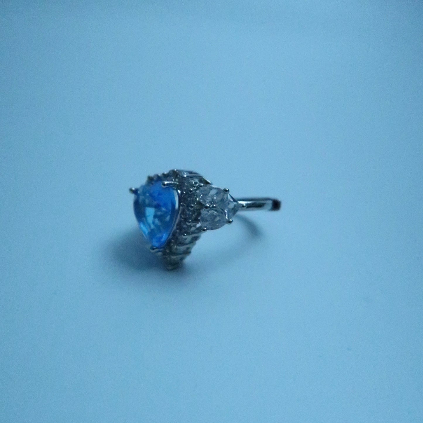 LOSTINCRUSH Azure Dream Heart Ring
