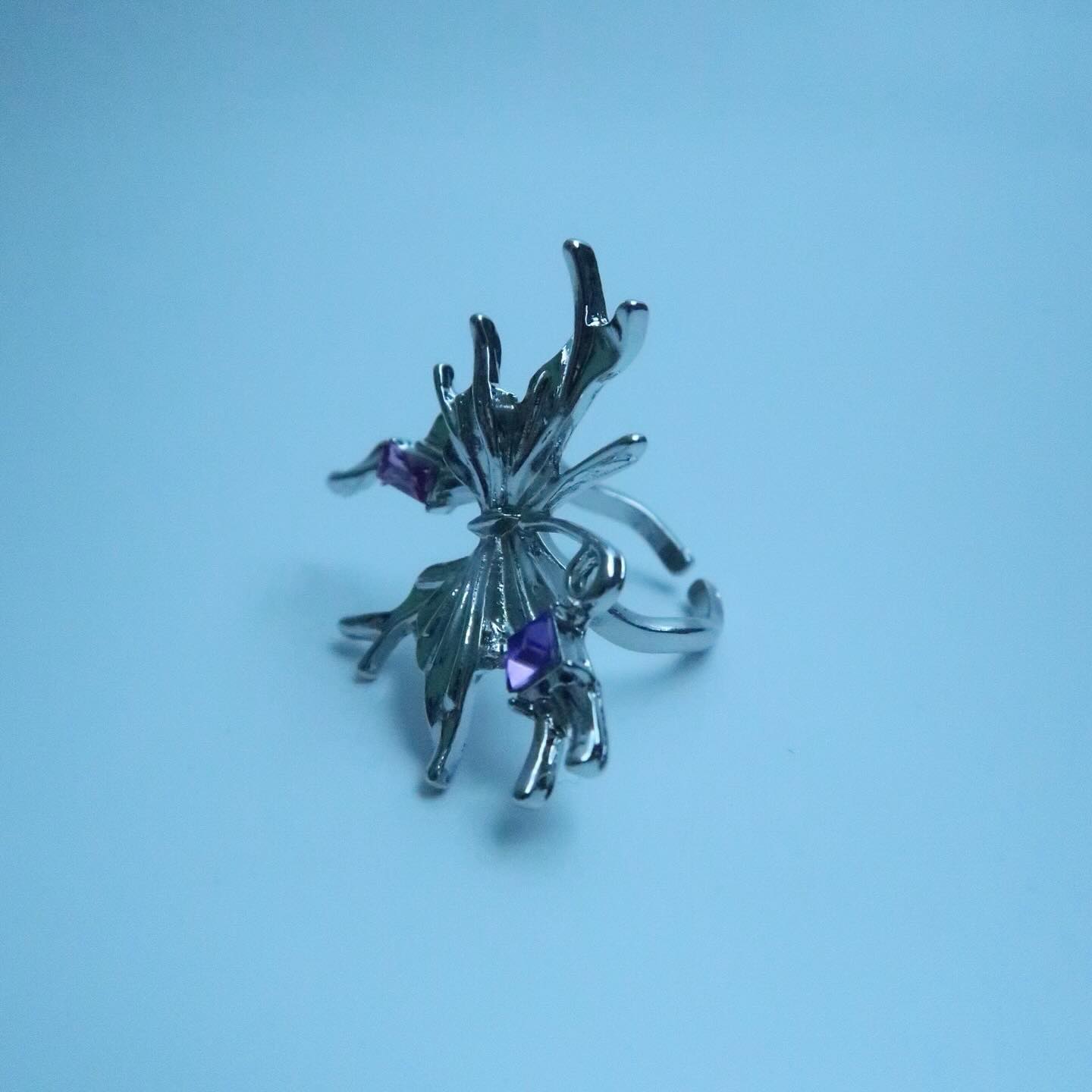 LOSTINCRUSH Radiant Enigma Ring