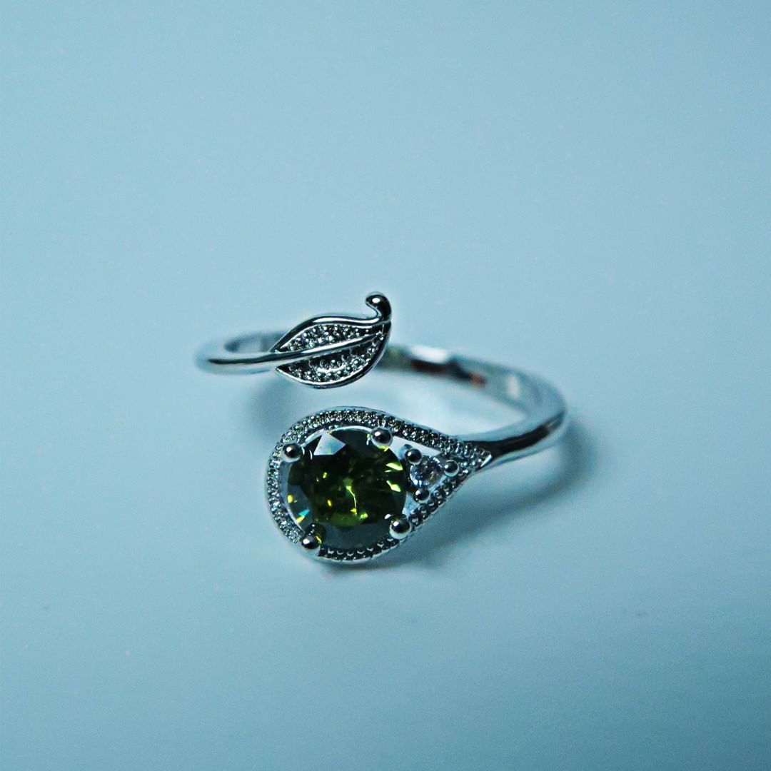 LOSTINCRUSH Green Leaves Ring