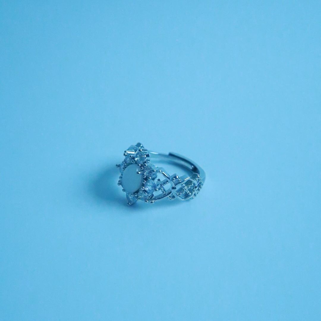 LOSTINCRUSH Snow White Ring