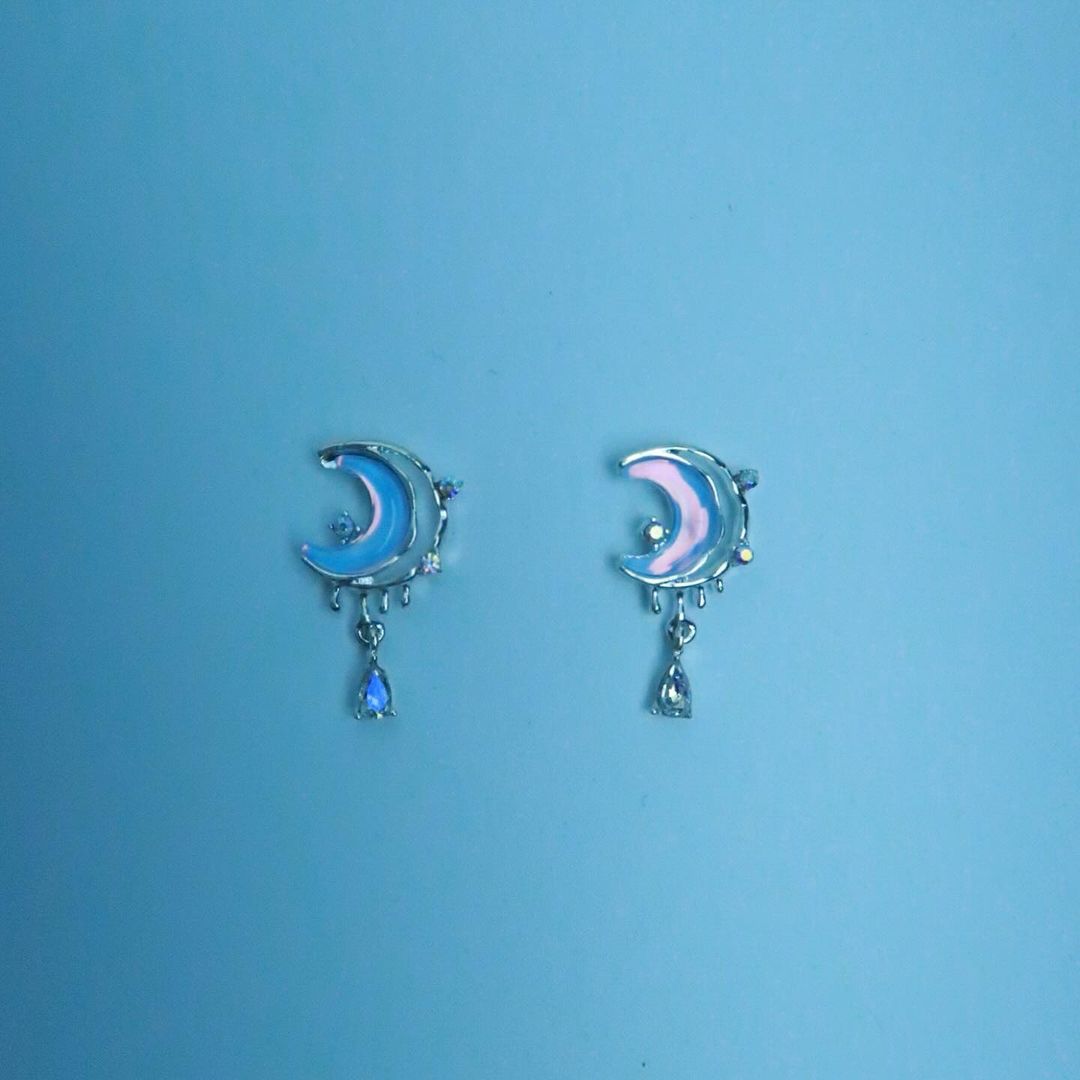 LOSTINCRUSH Lunar Radiance Earrings