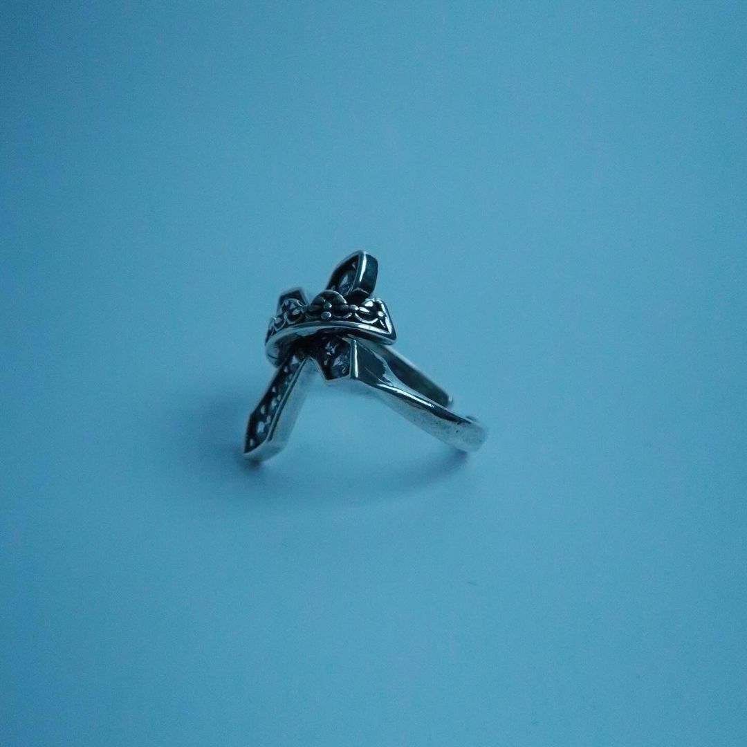 LOSTINCRUSH Dark Night Knight Ring