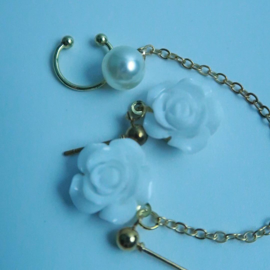 LOSTINCRUSH Echoes of White Roses Earrings