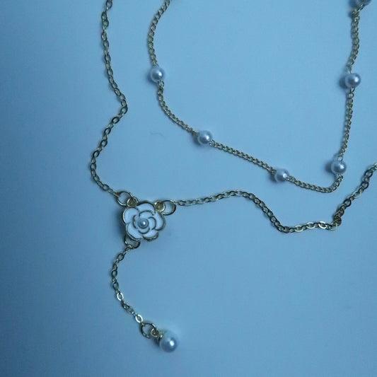 LOSTINCRUSH Glistening Innocence Necklace