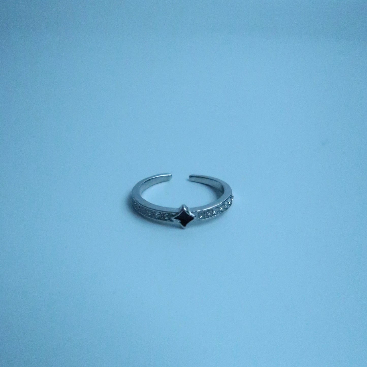 LOSTINCRUSH Black Lonely Star Ring