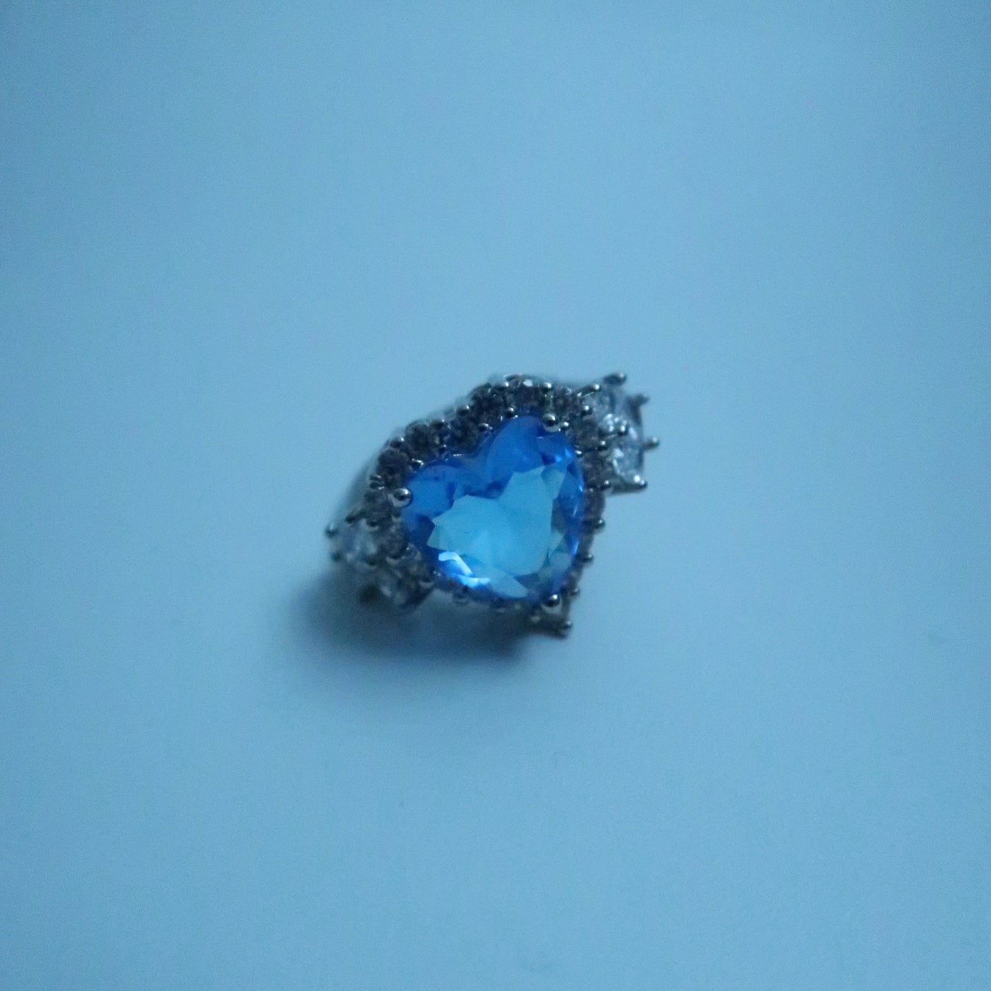 LOSTINCRUSH Azure Dream Heart Ring