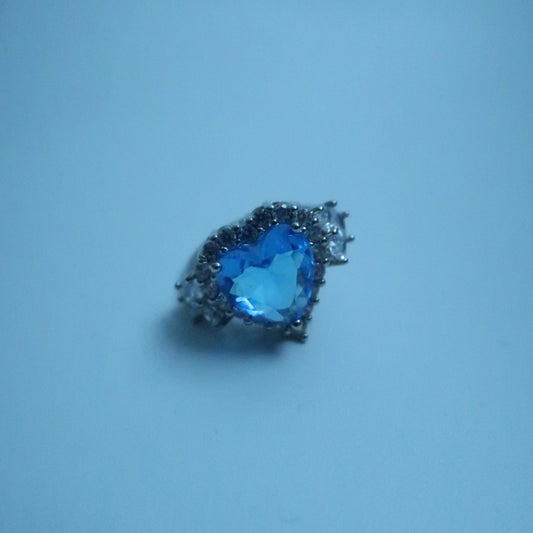 LOSTINCRUSH Azure Dream Heart Ring