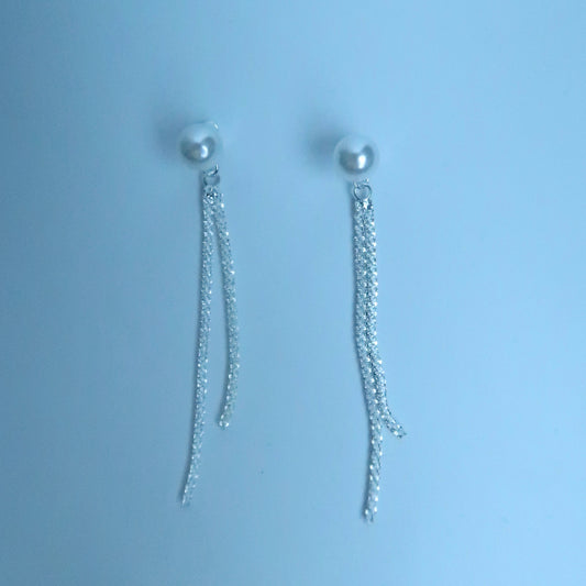 LOSTINCRUSH Pearl Fairy Earrings