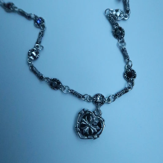 LOSTINCRUSH Gothic Heart Necklace