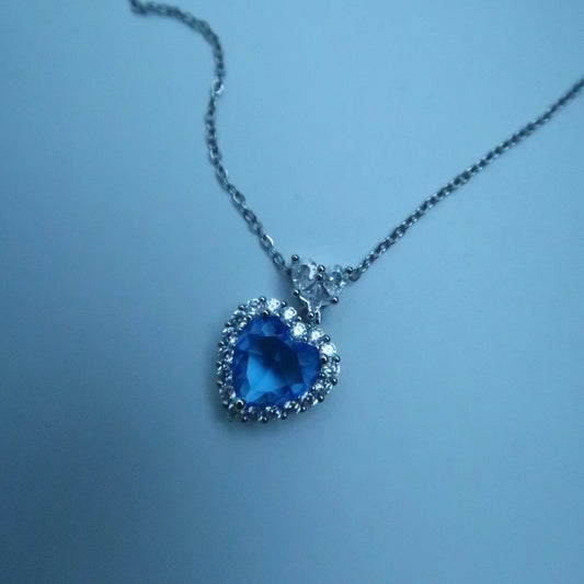 LOSTINCRUSH Azure Dream Heart Necklace