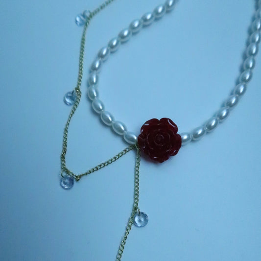 LOSTINCRUSH Lover's Rose Necklace