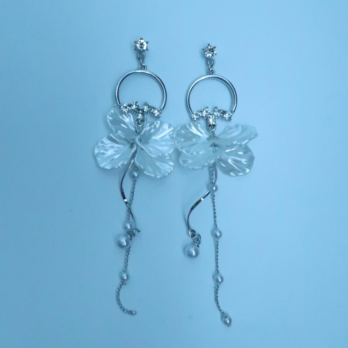 LOSTINCRUSH Petal Whisper Earrings