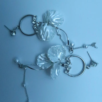 LOSTINCRUSH Petal Whisper Earrings