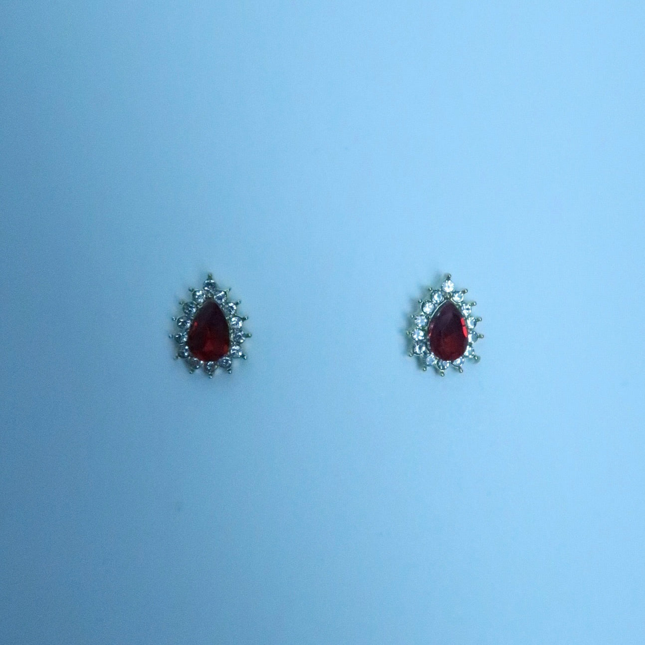 LOSTINCRUSH Scarlet Gaze Earrings
