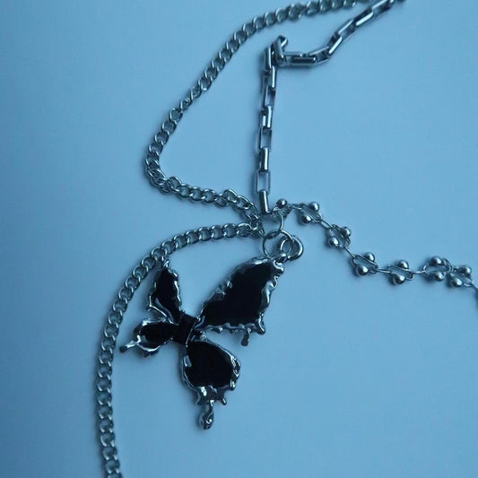 LOSTINCRUSH Midnight Flutter Necklace
