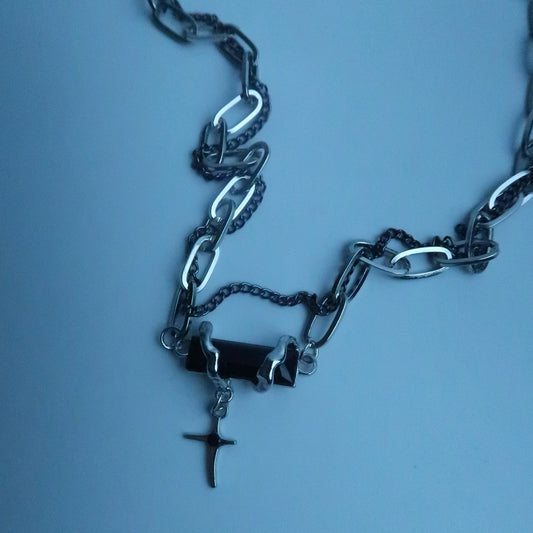 LOSTINCRUSH Black Stone Necklace