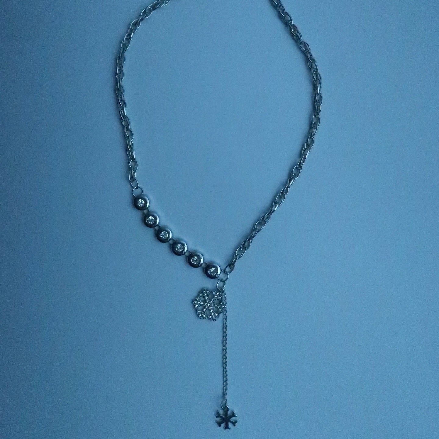 LOSTINCRUSH Christmas Snow Necklace