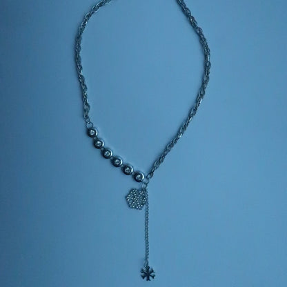 LOSTINCRUSH Christmas Snow Necklace