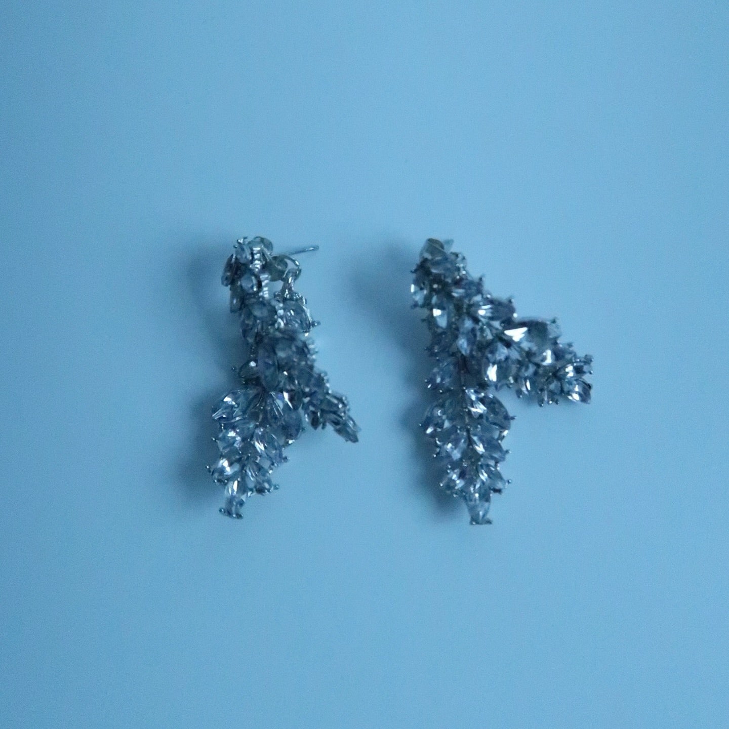 LOSTINCRUSH Feather Earrings