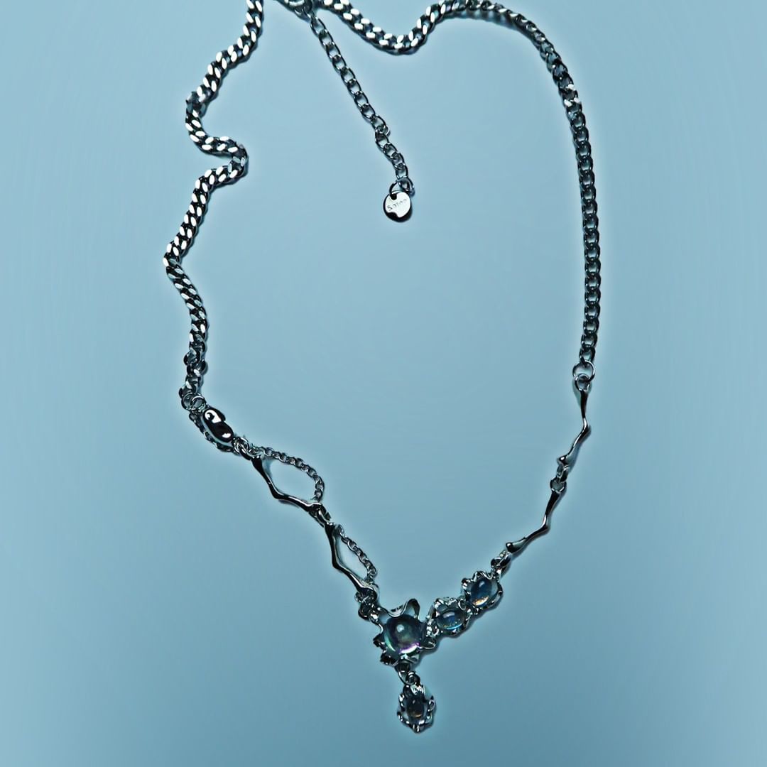 LOSTINCRUSH Four Treasures Necklace