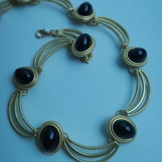 LOSTINCRUSH Eternal Eyes Necklace