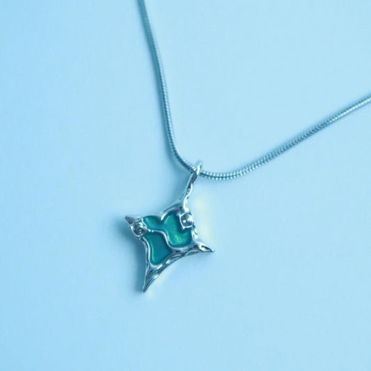 LOSTINCRUSH Rare Star Necklace