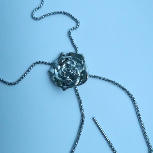 LOSTINCRUSH Frozen Rose Whisper Necklace