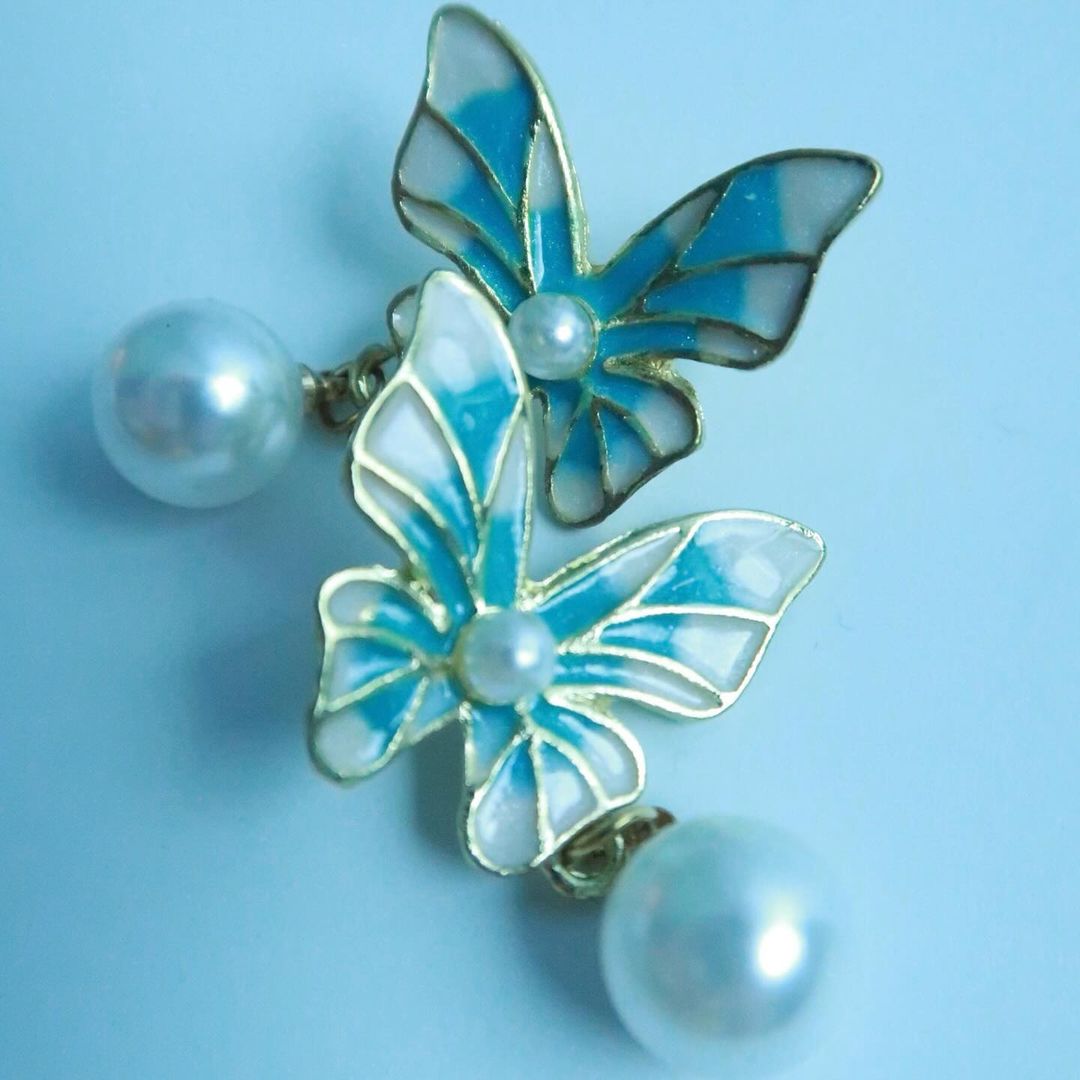 LOSTINCRUSH Mint Flutter Wings Earrings