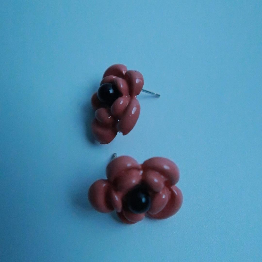 LOSTINCRUSH Petal Fairy Earrings