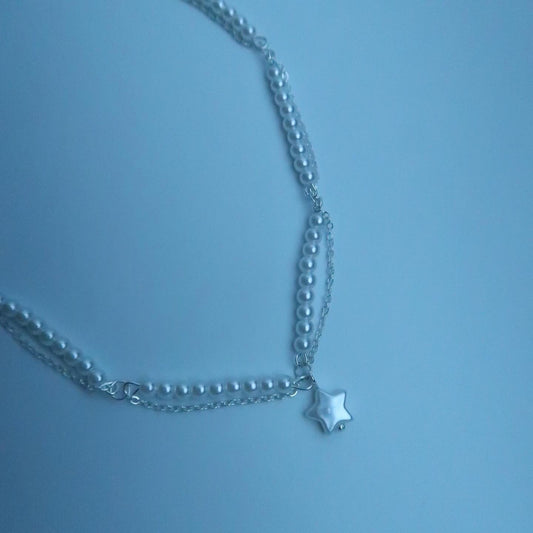 LOSTINCRUSH Tiny Star Necklace