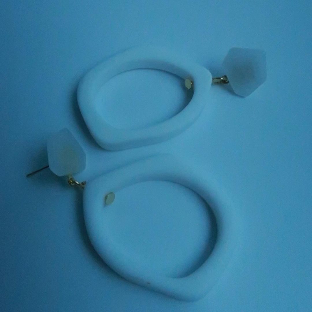 LOSTINCRUSH Bold Edges Earrings